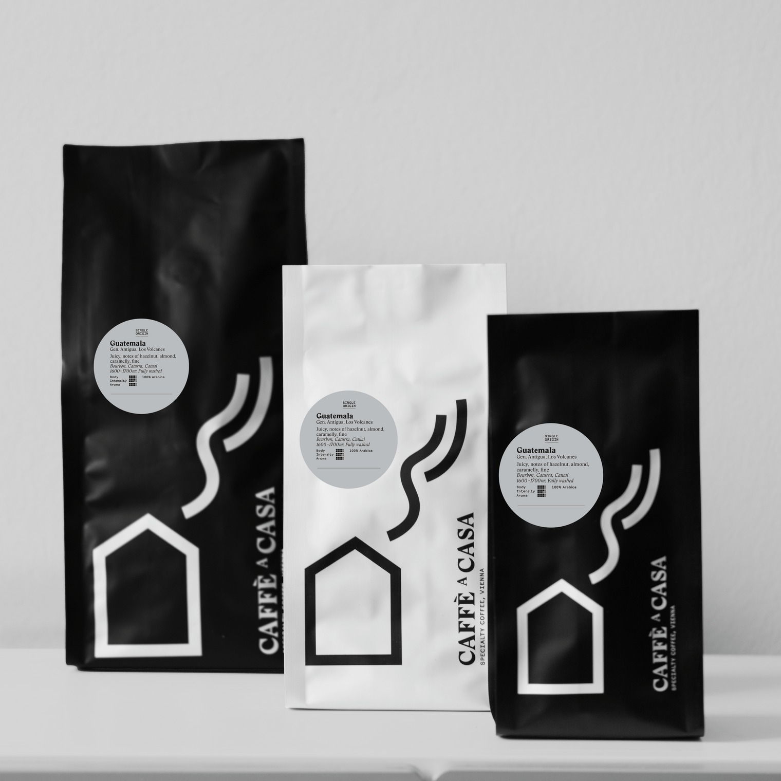 Guatemala, Antigua, Los Volcanes